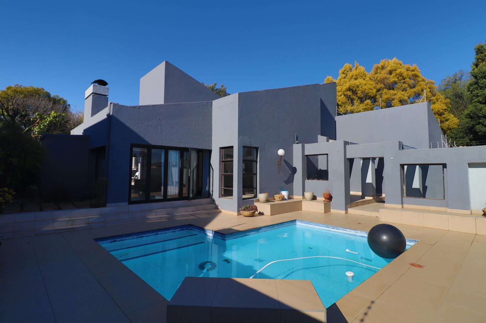 5 Bedroom House in Dowerglen and Ext