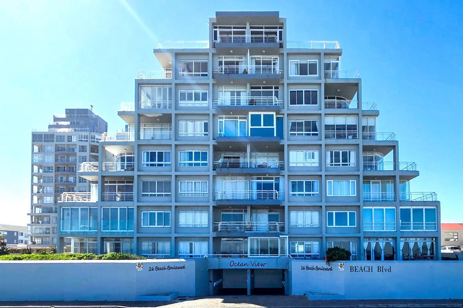 3 Bedroom Apartment in Bloubergrant