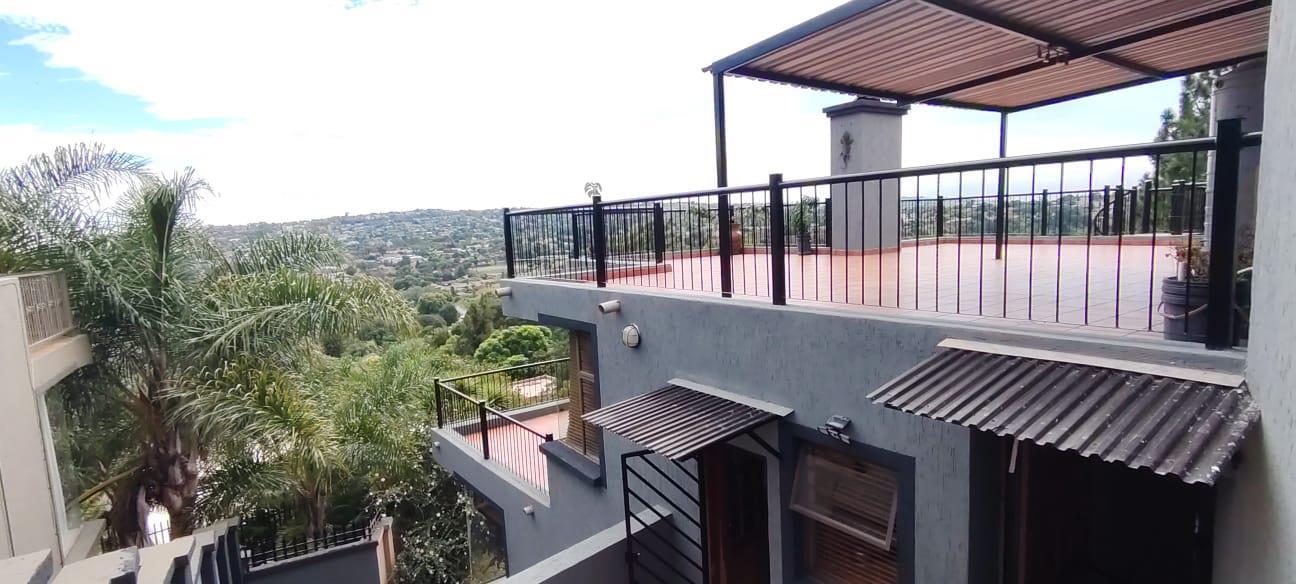 4 Bedroom House in Roodekrans