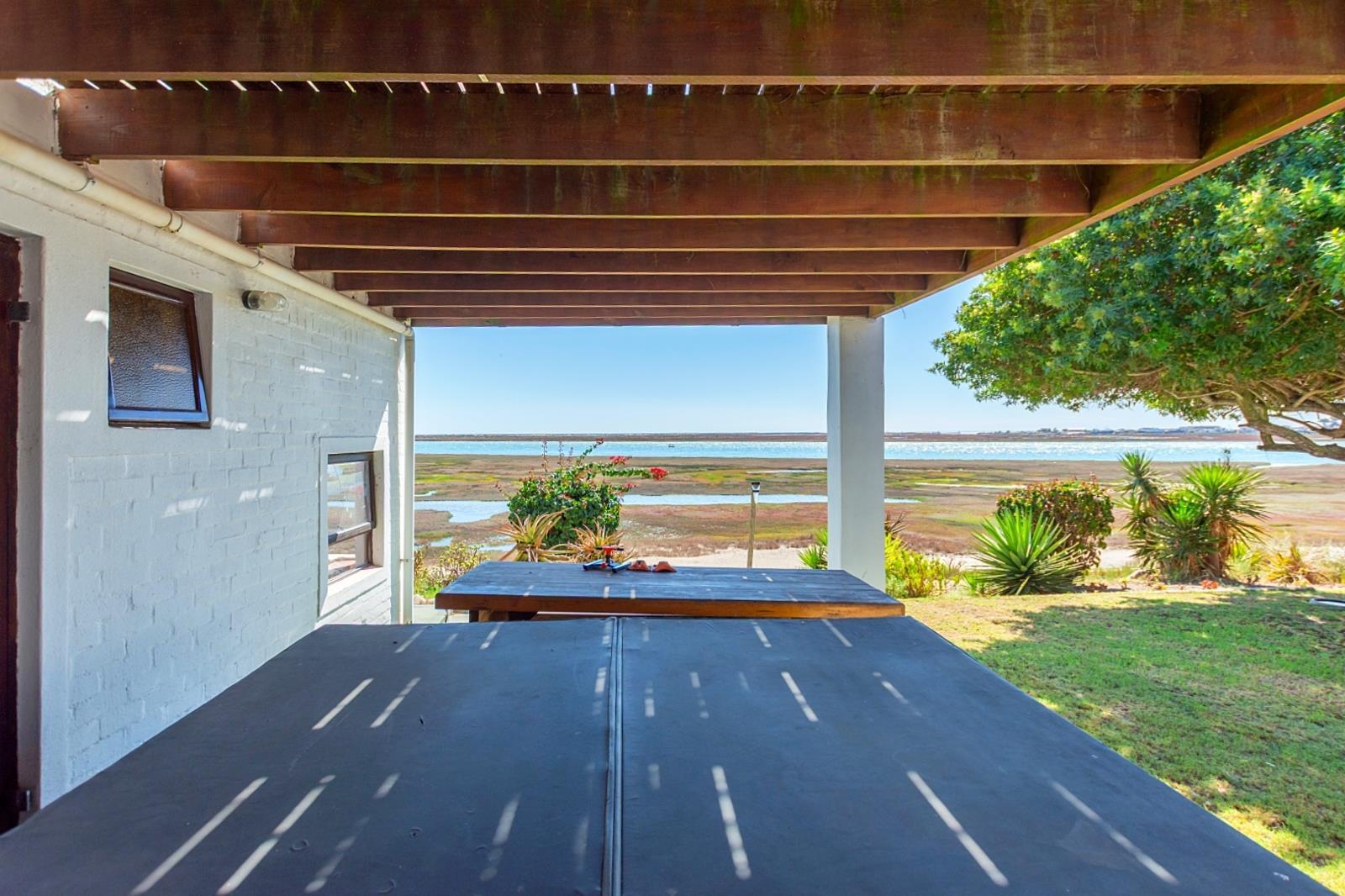 3 Bedroom House in Port Owen