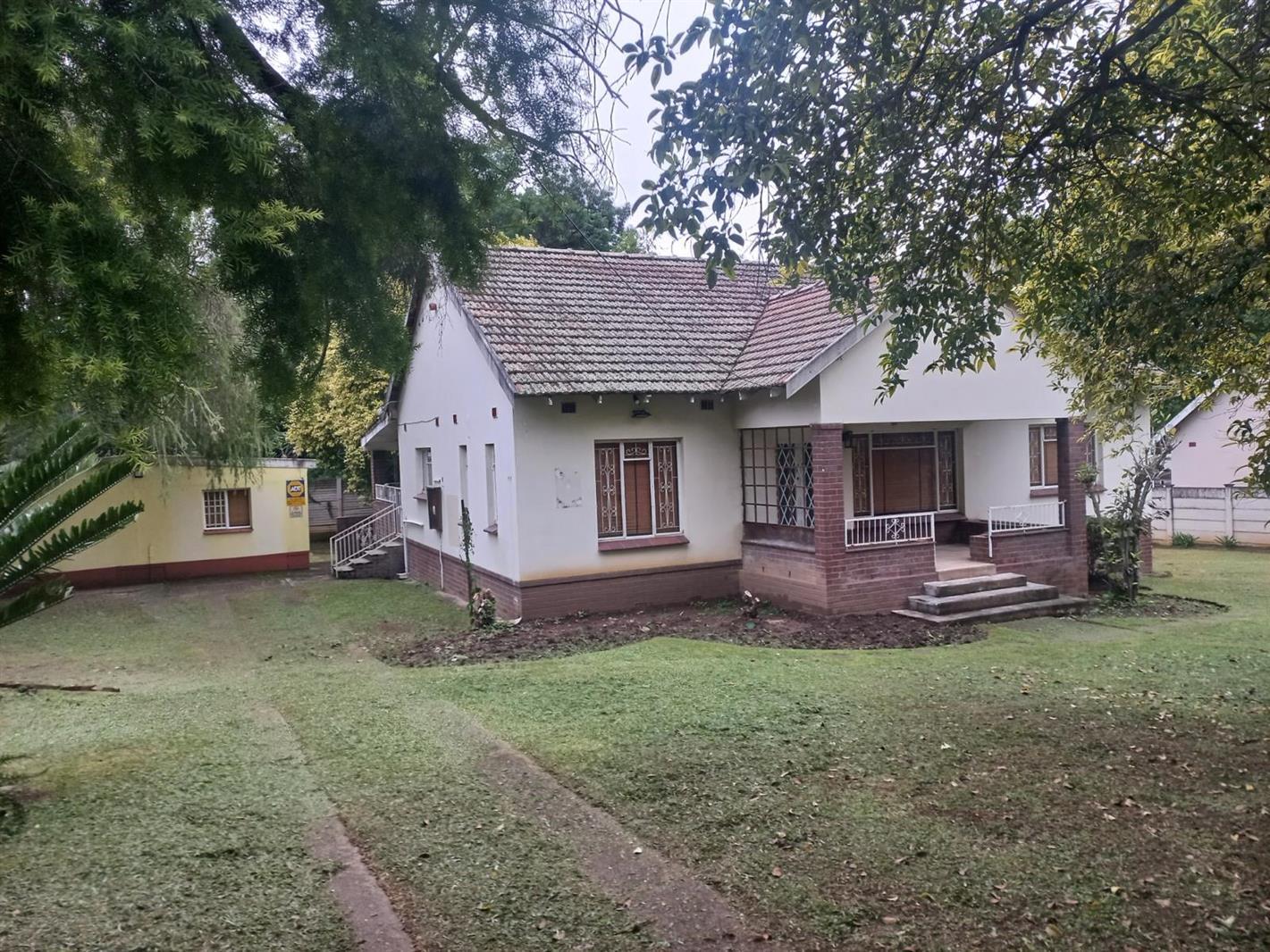 94 Bedroom House in Scottsville