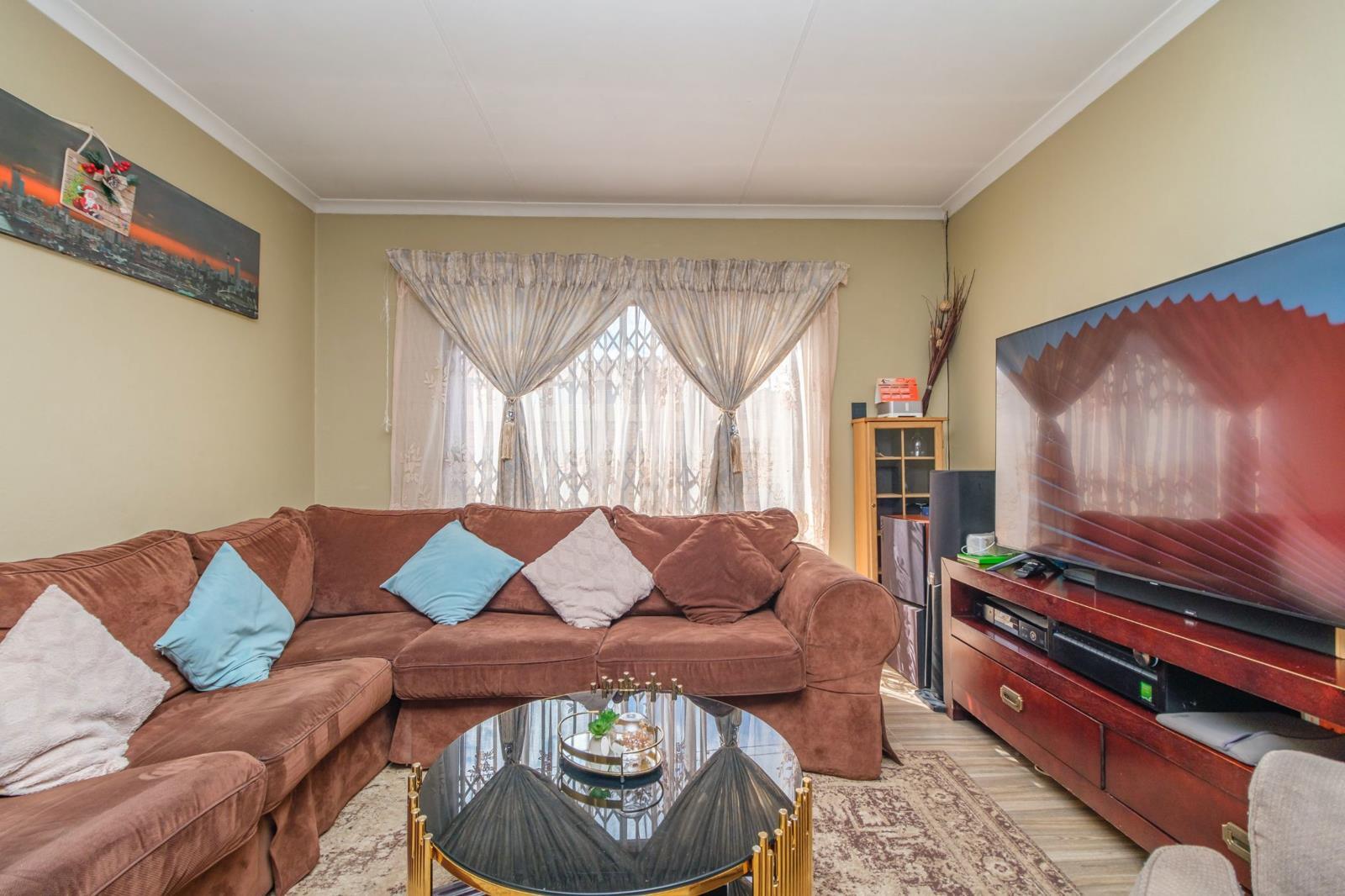 2 Bedroom Apartment in Witpoortjie