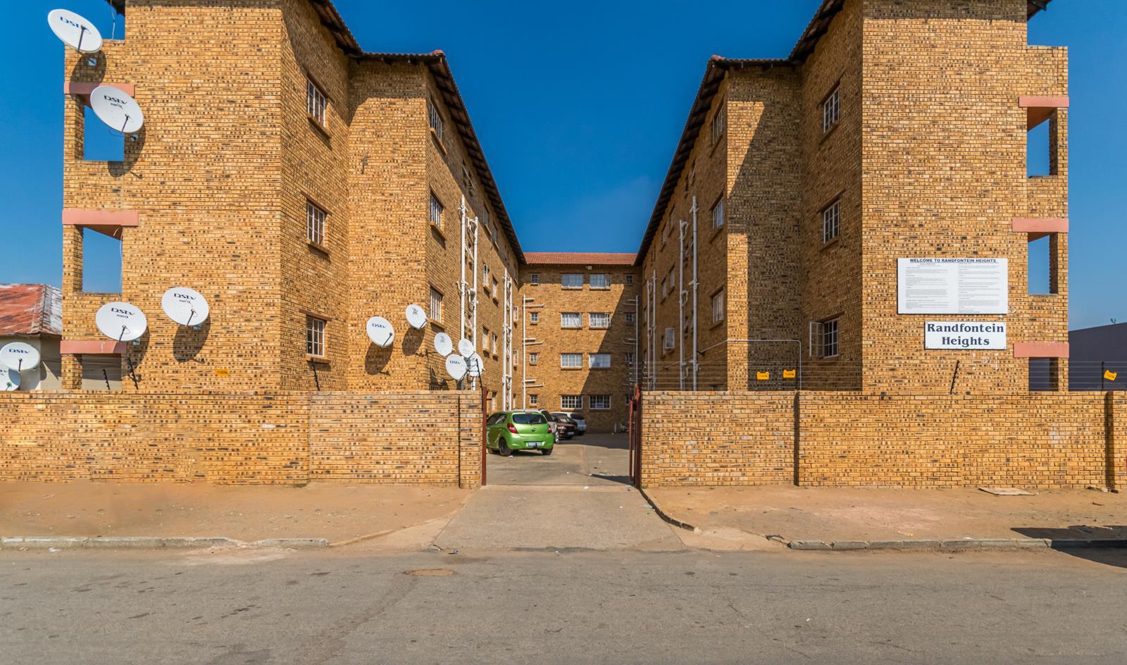 1 Bedroom Apartment in Randfontein Central