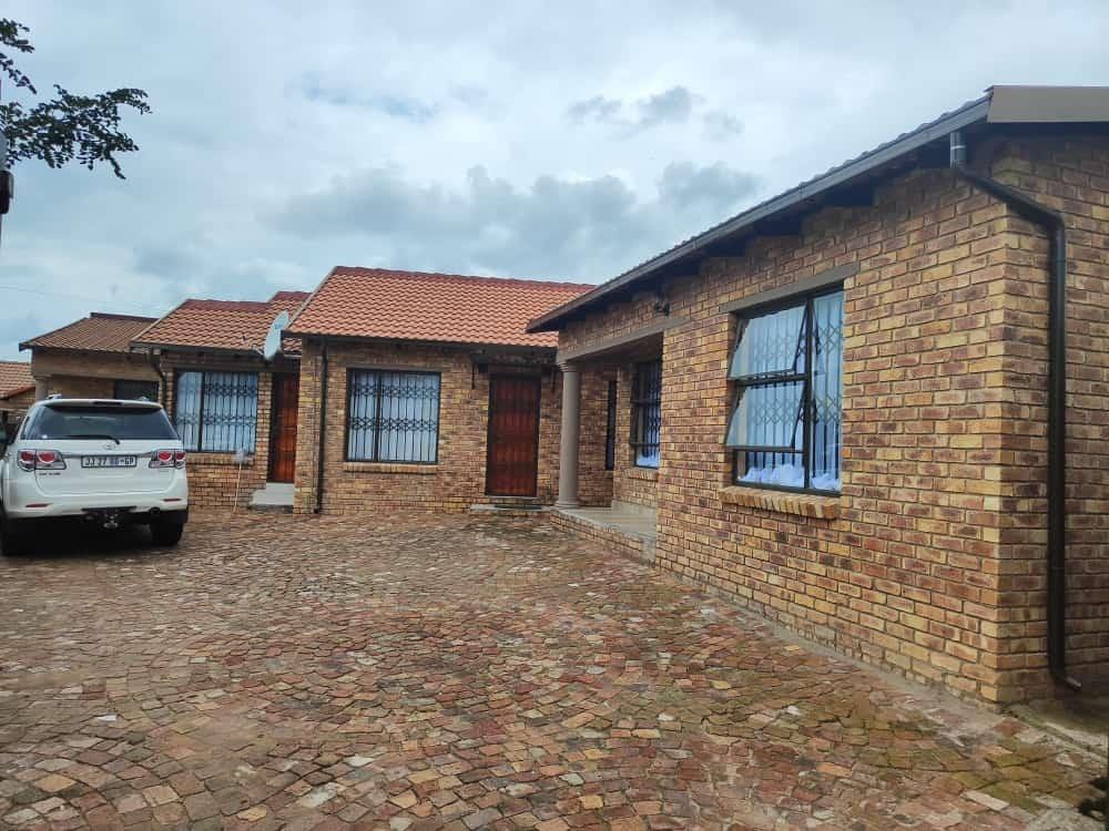 6 Bedroom House in Norkem Park