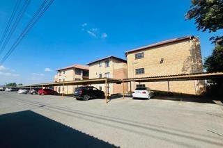 2 Bedroom Townhouse in Tulisa Park