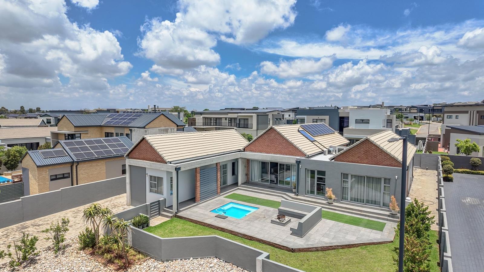 4 Bedroom Simplex in Midstream Ridge Estate