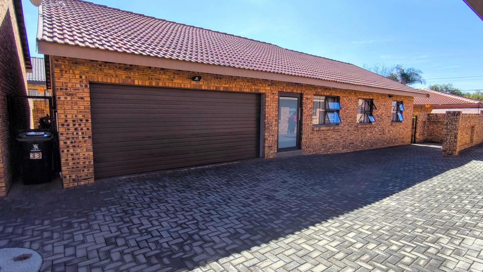 3 Bedroom Cluster in New Redruth