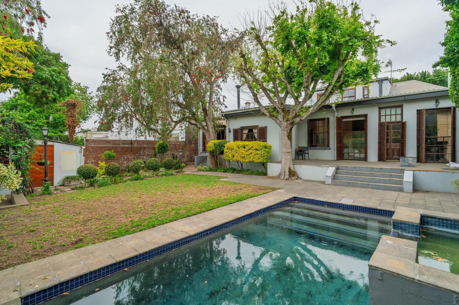 4 Bedroom House in Rondebosch