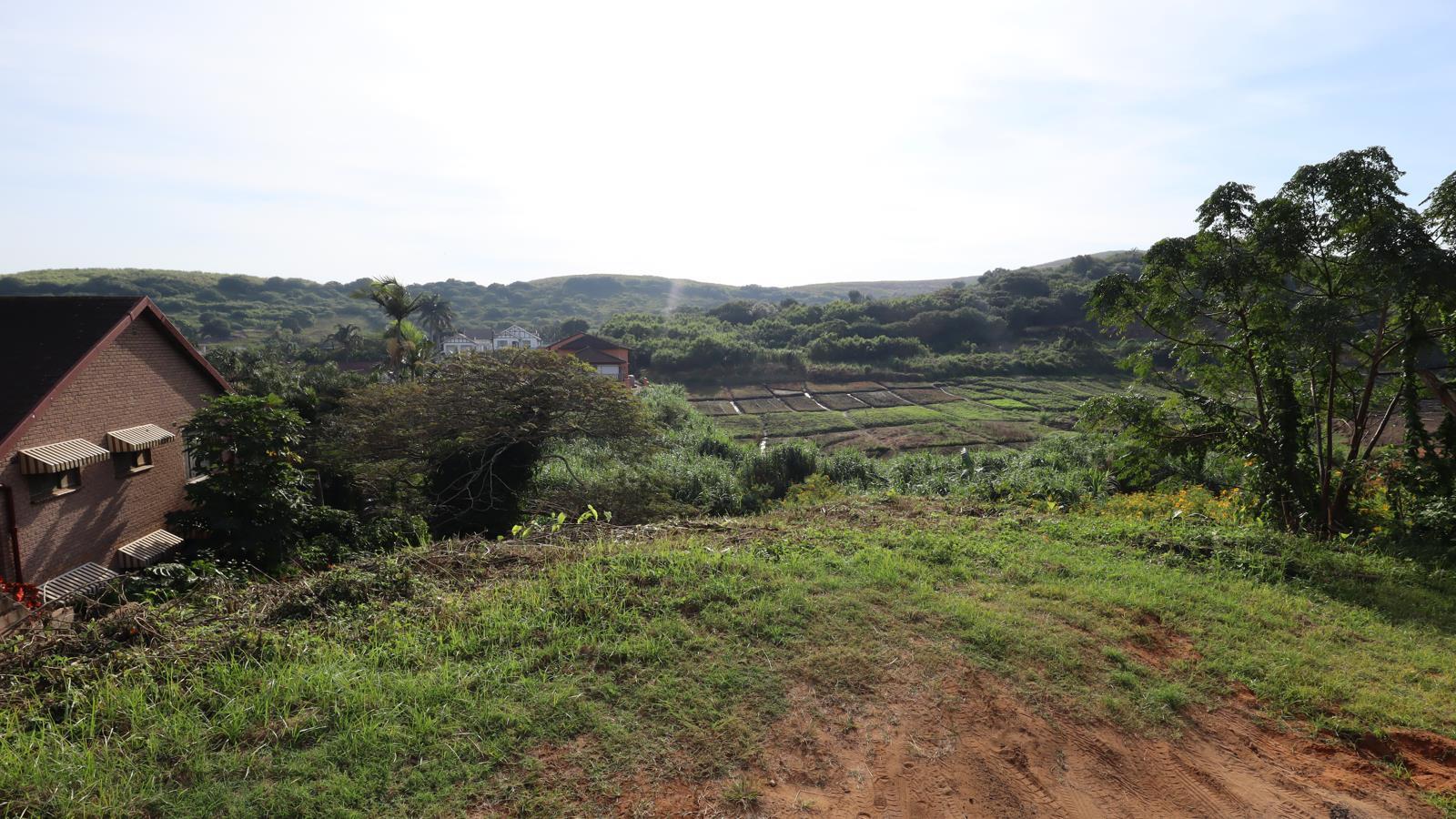 1 123 m² Land available in La Mercy