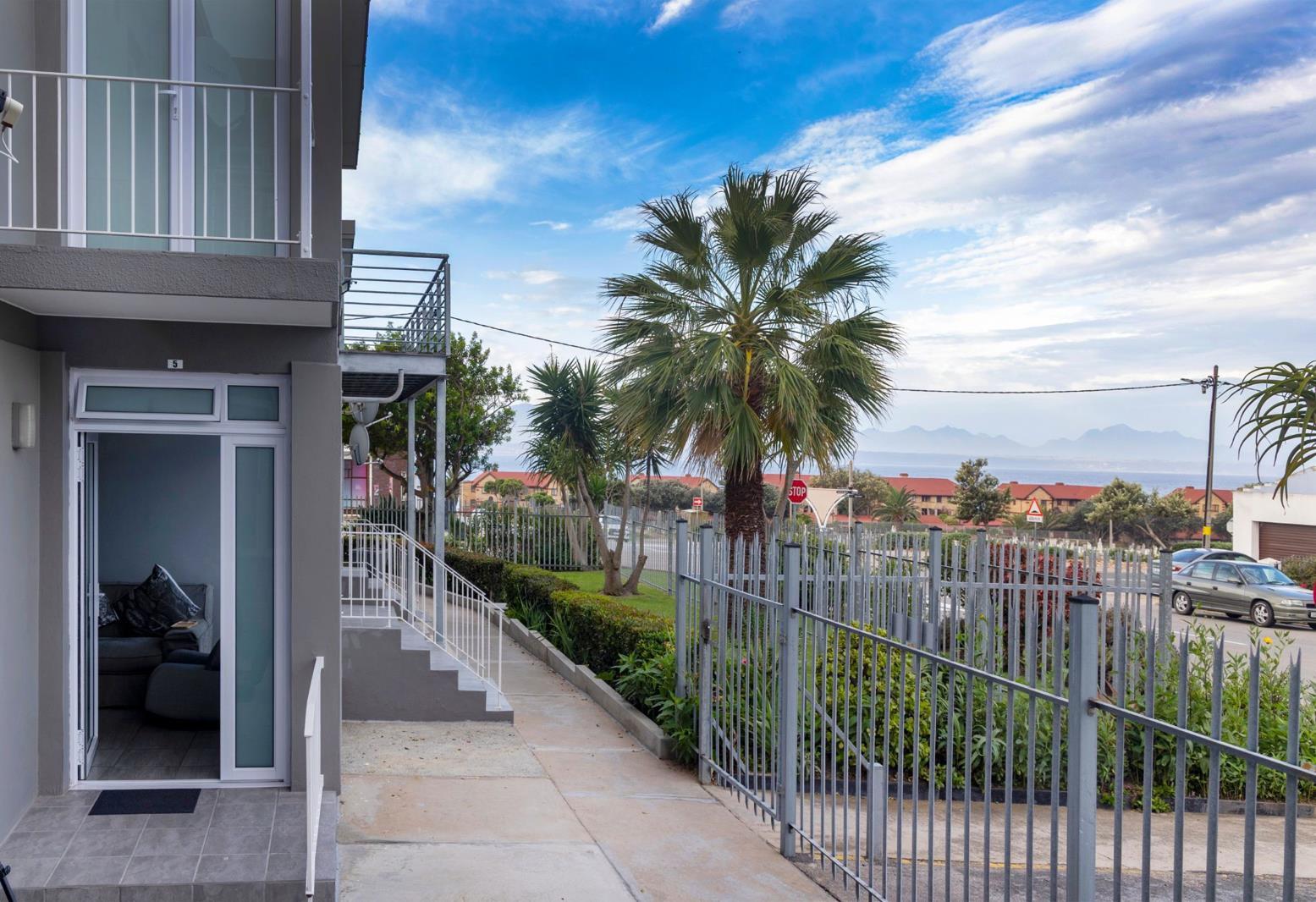 2 Bedroom Apartment in Mossel Bay Central