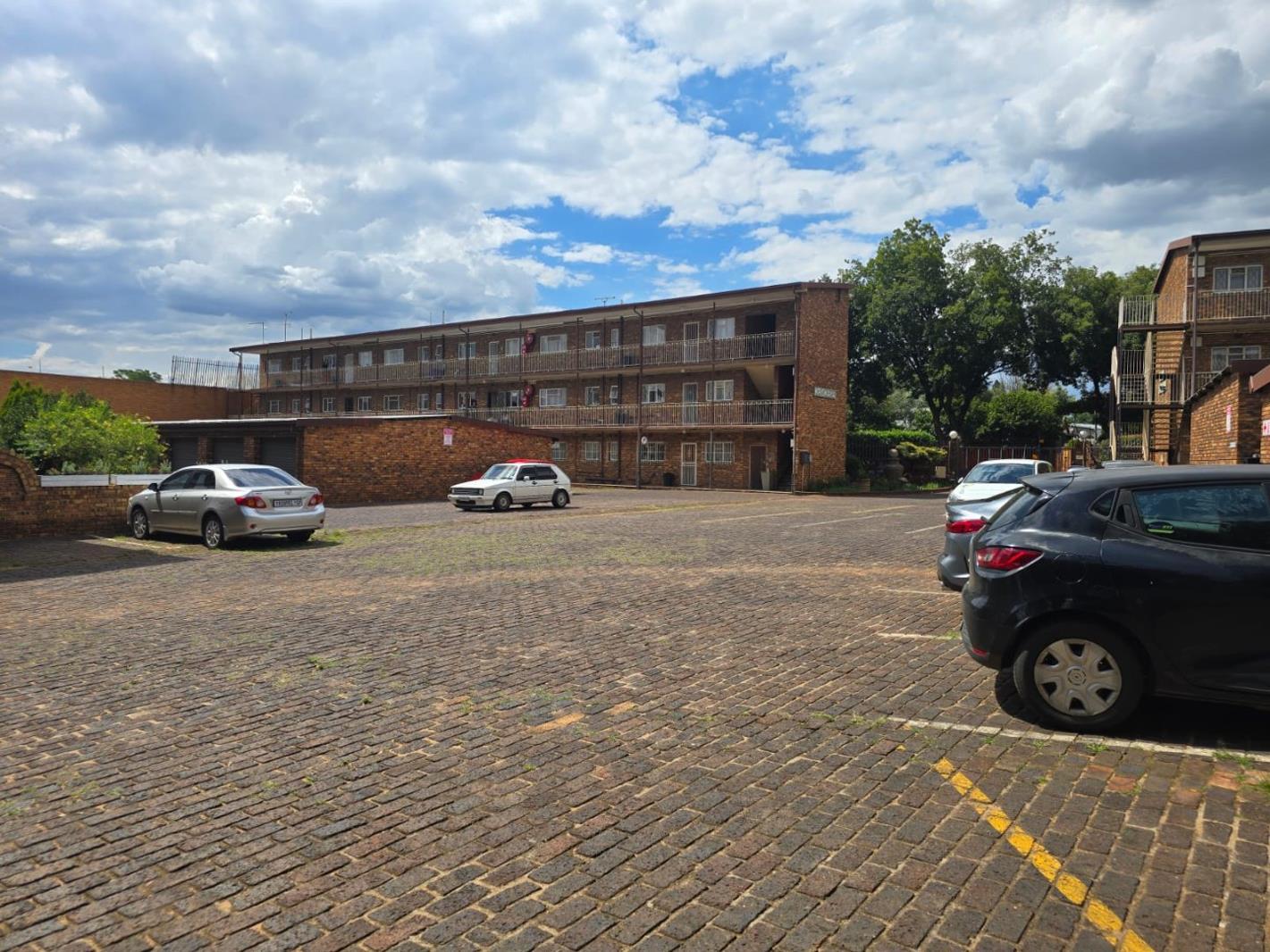 2 Bedroom Apartment in Berton Park