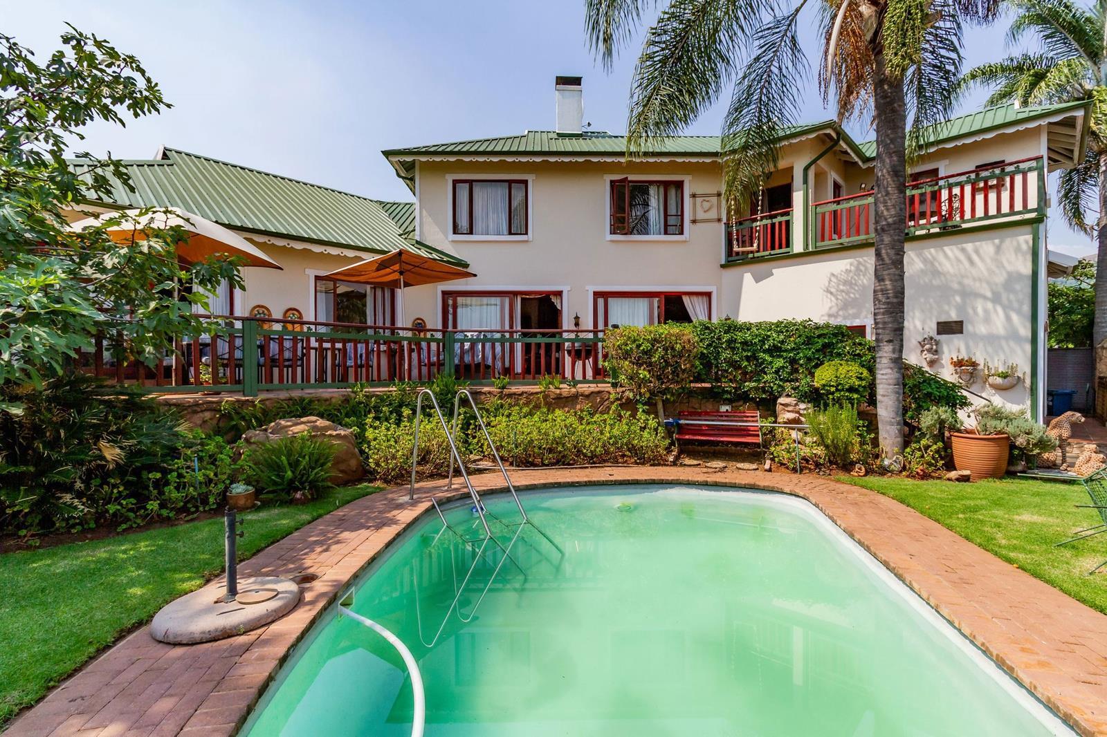6 Bedroom House in Caribbean Beach Club
