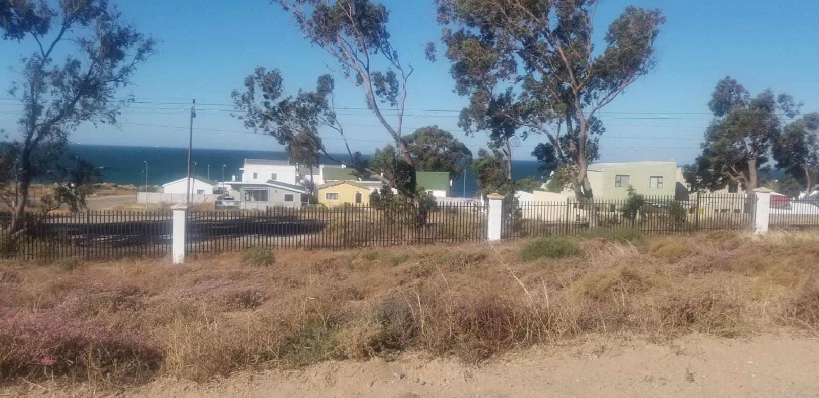 300 m² Land available in St Helena Views
