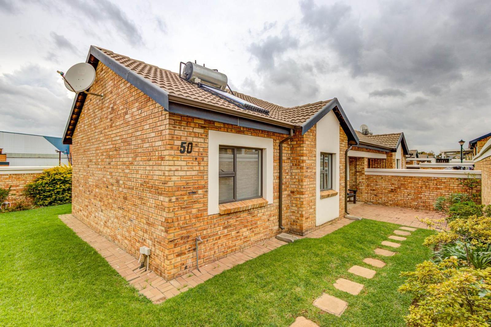 2 Bedroom Townhouse in Beyers Park
