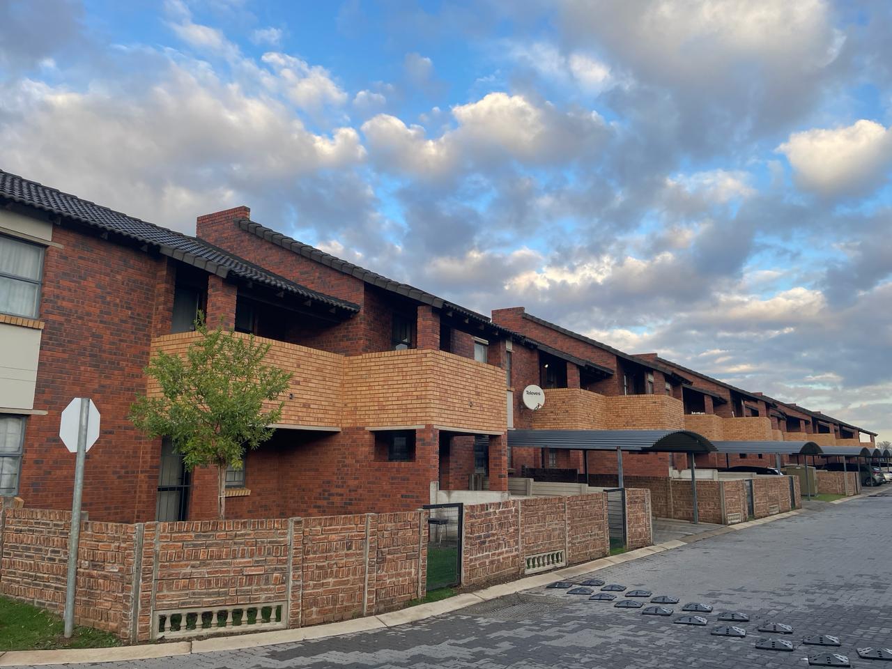 2 Bedroom Apartment in Olifantsvlei