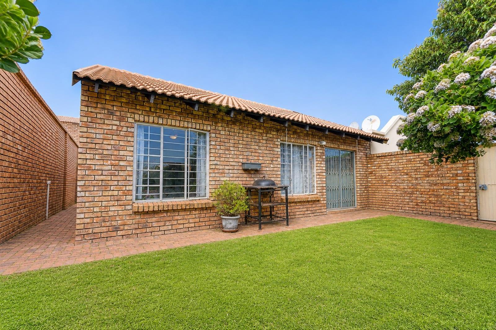2 Bedroom Townhouse in Elarduspark