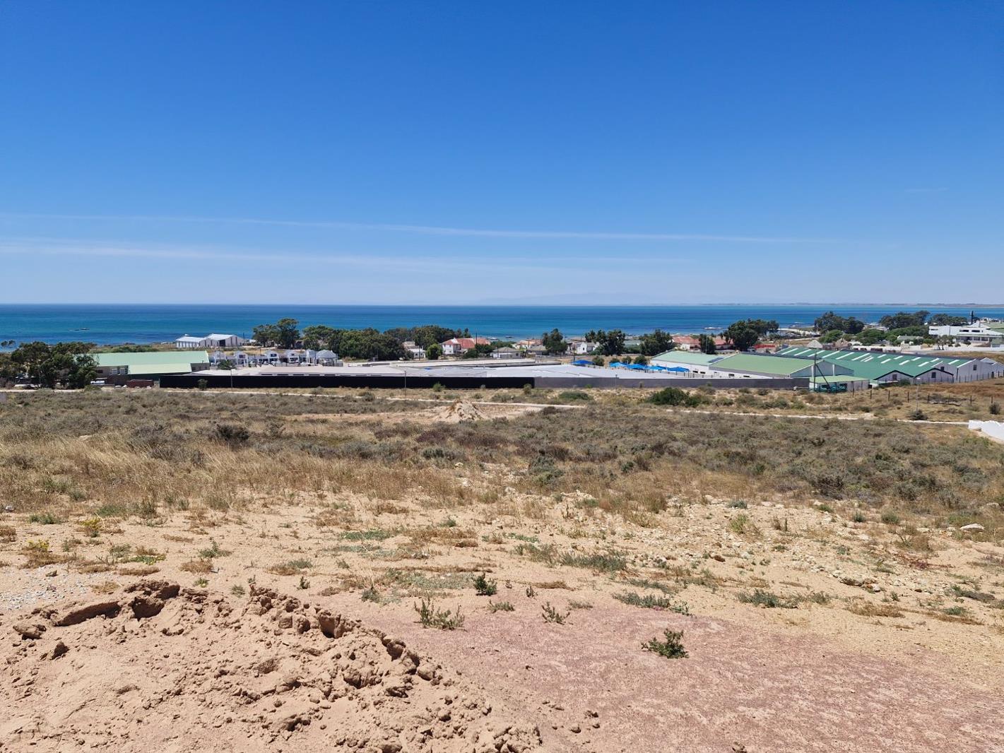 915 m² Land available in Britannica Heights