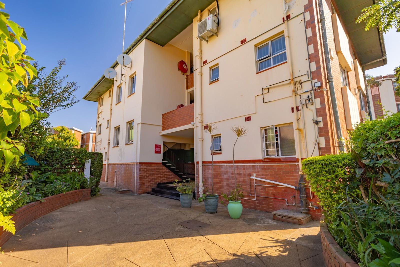 3 Bedroom Apartment in Essenwood