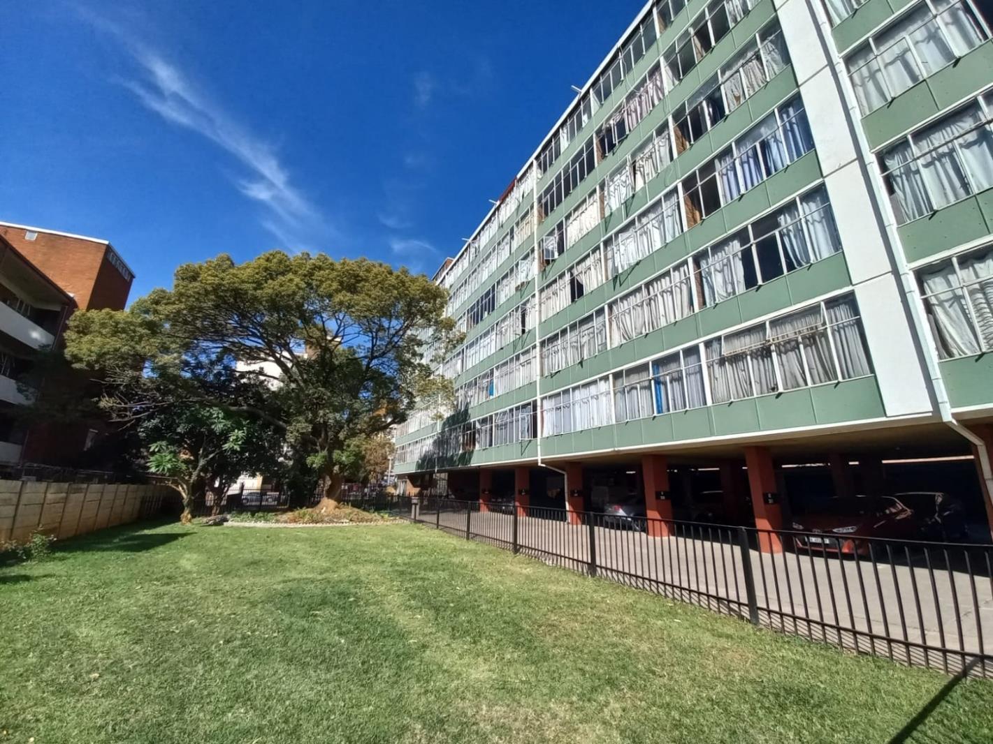 2 Bedroom Apartment in Sunnyside