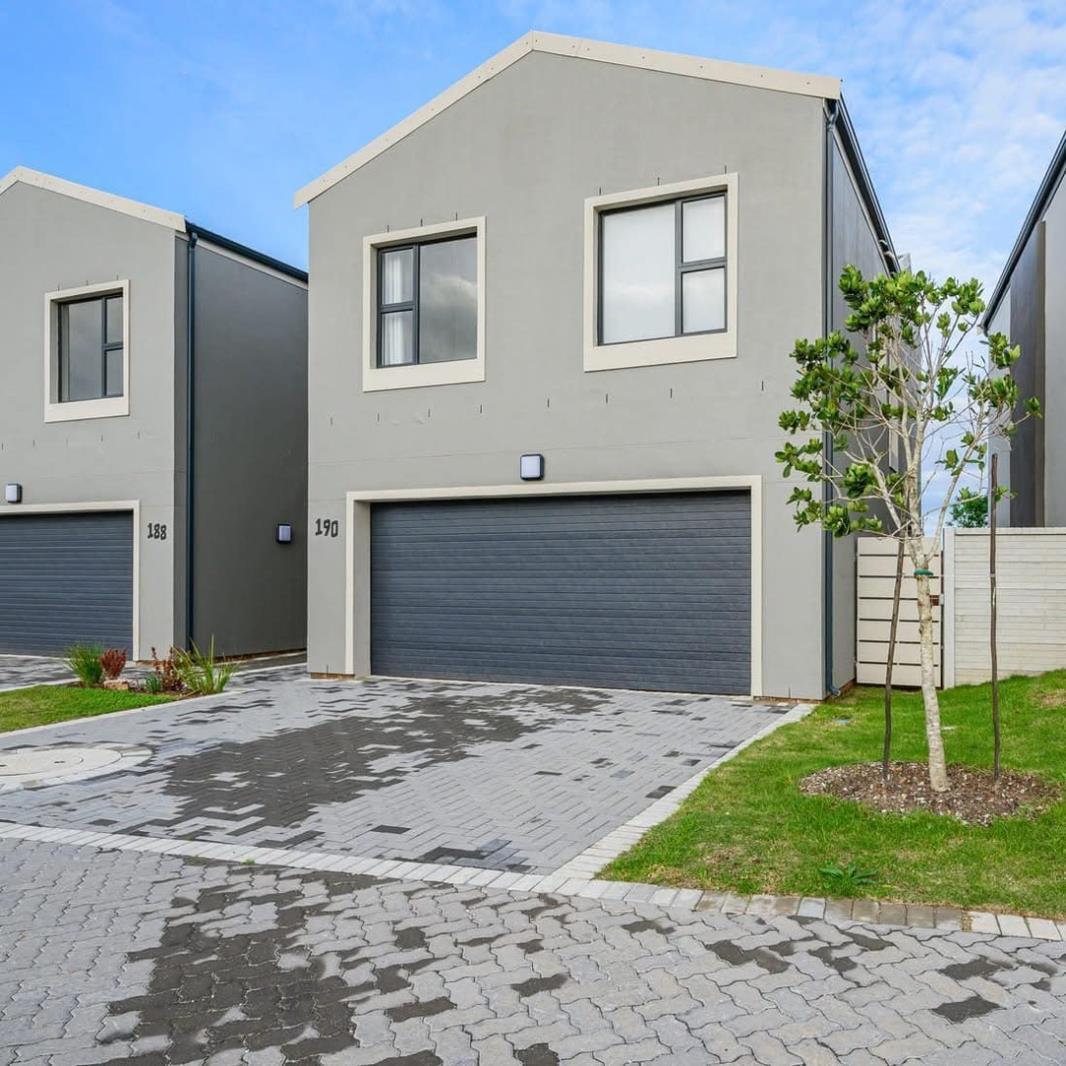 3 Bedroom Townhouse in Westbrook