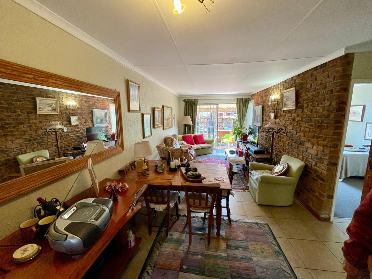 2 Bedroom Townhouse in Roodekrans