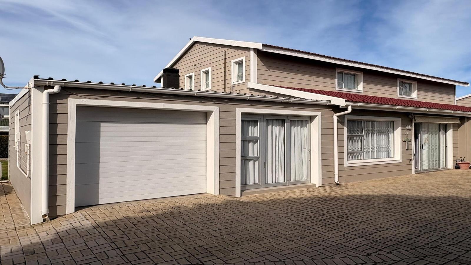 2 Bedroom House in Hartenbos Heuwels