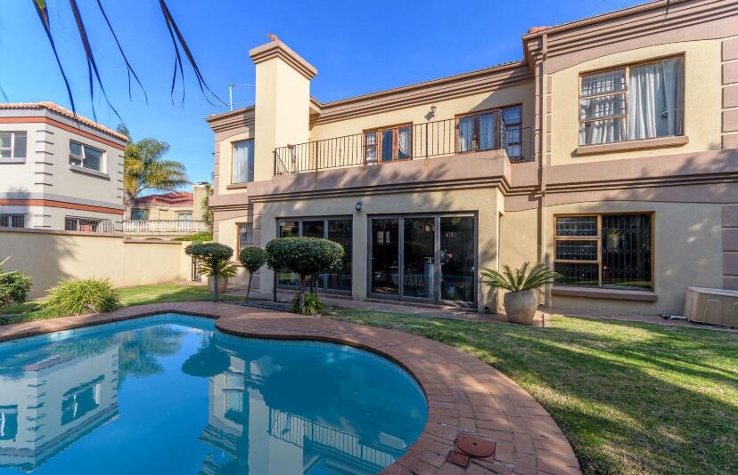 4 Bedroom House in Van Riebeeck Park