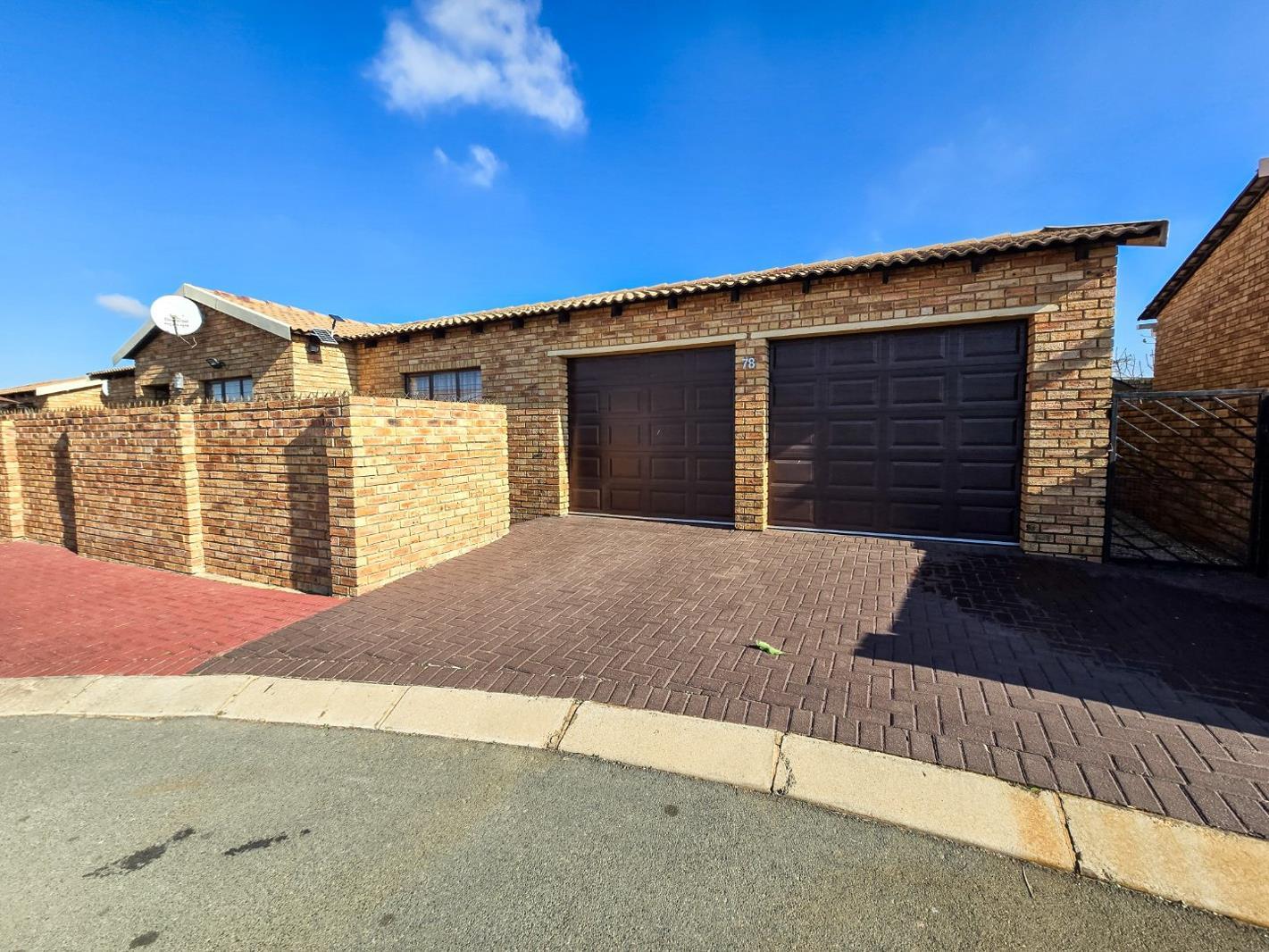 3 Bedroom Simplex in Krugersdorp Central