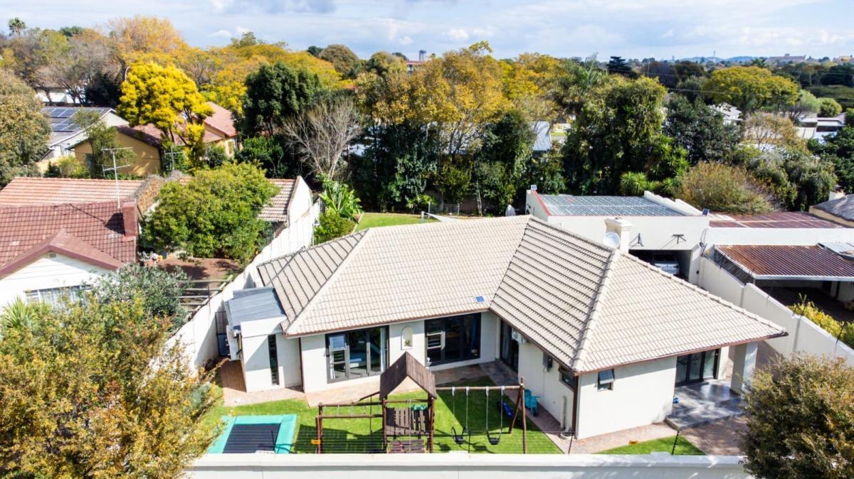 4 Bedroom House in Buurendal