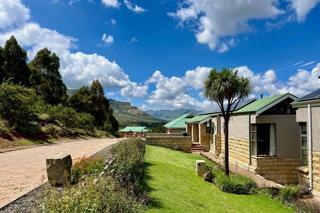 4 Bedroom House in Clarens Golf And Trout Estate