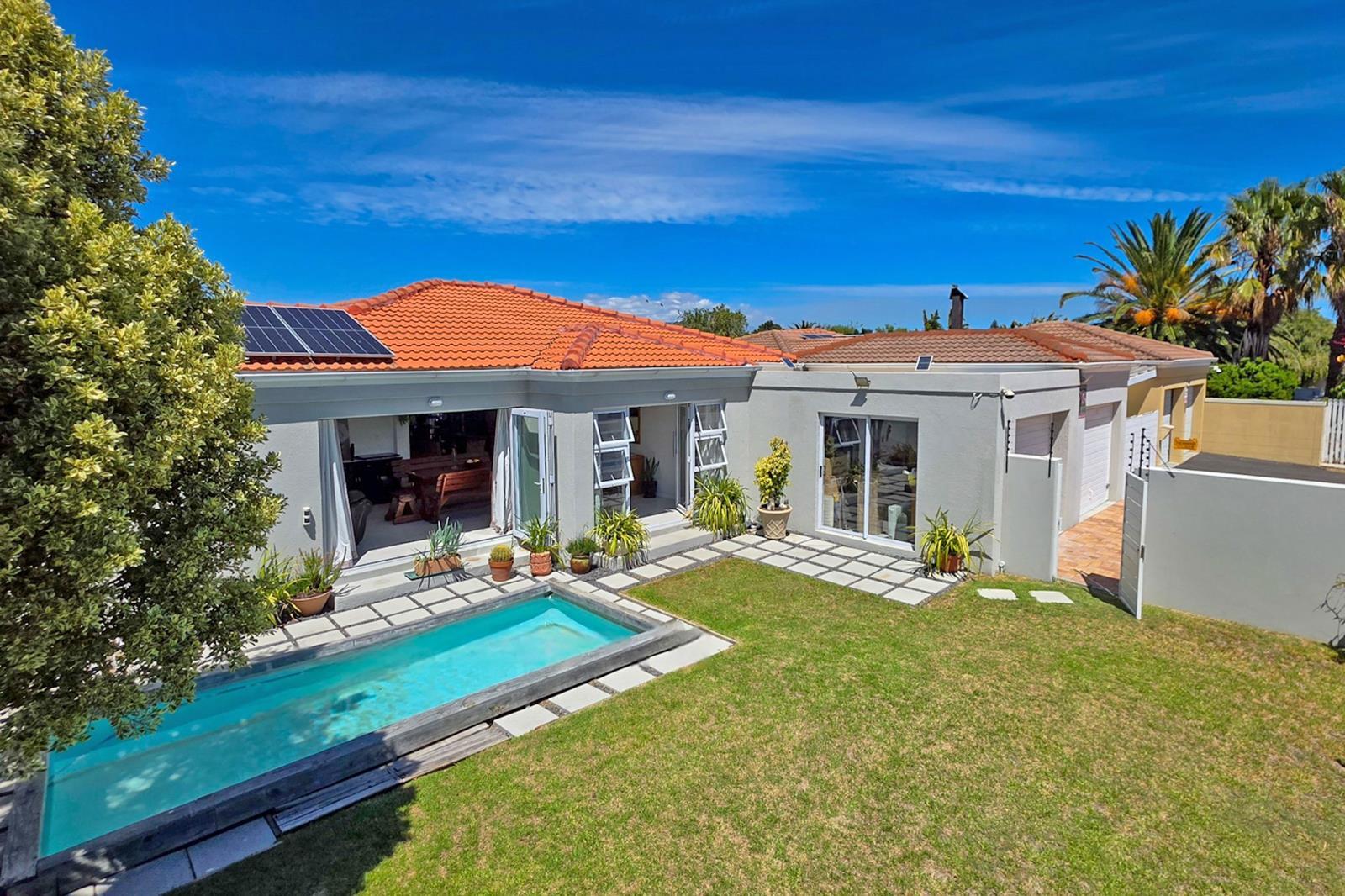 4 Bedroom House in Sunningdale