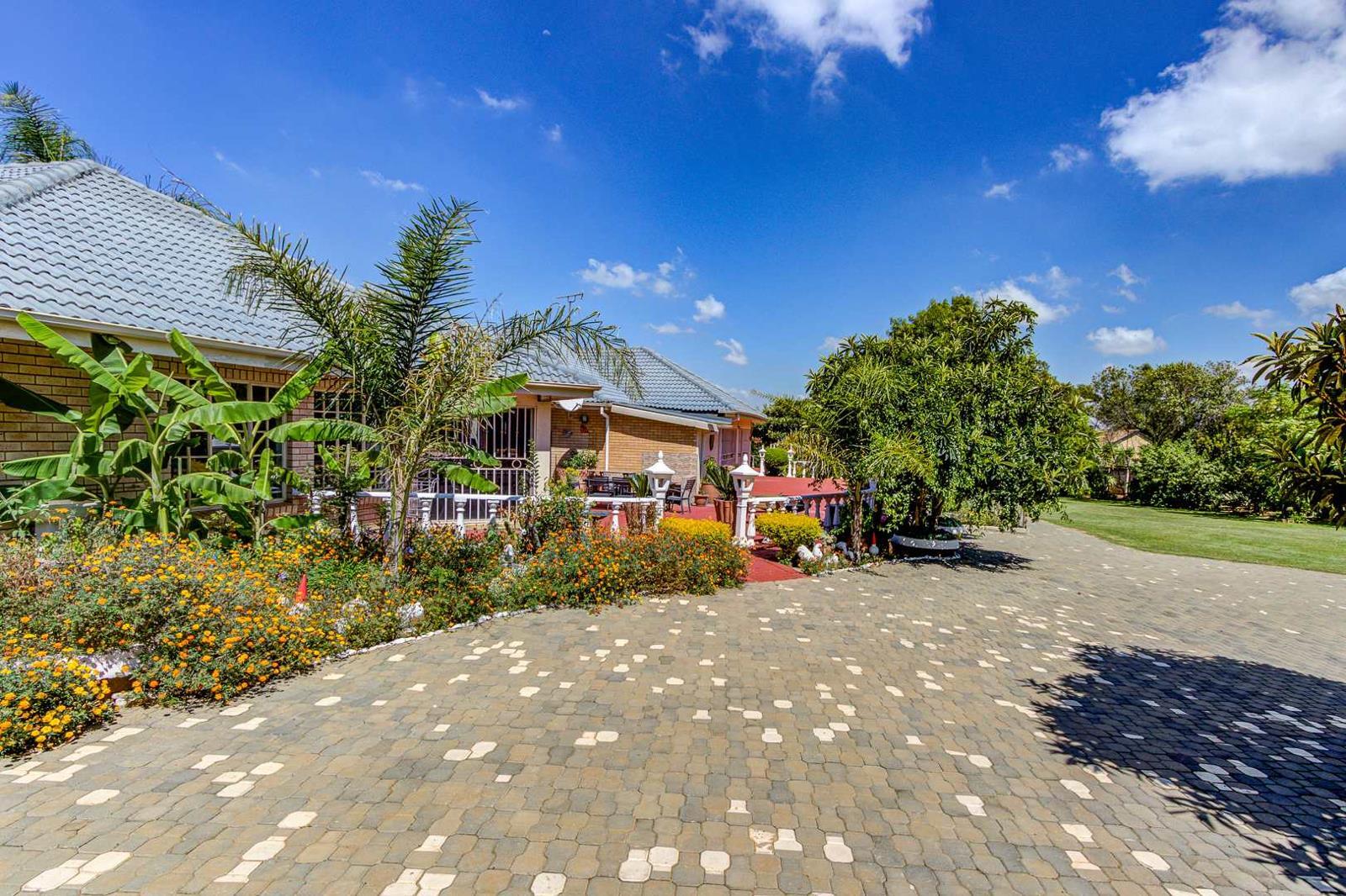 8 569 m² Land available in Jatniel