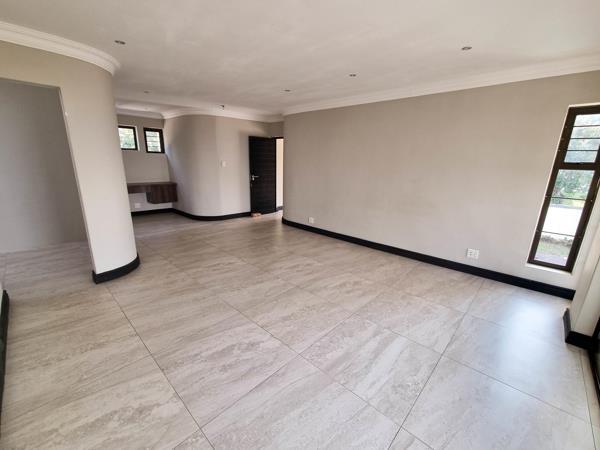 6 Bedroom House in La Lucia