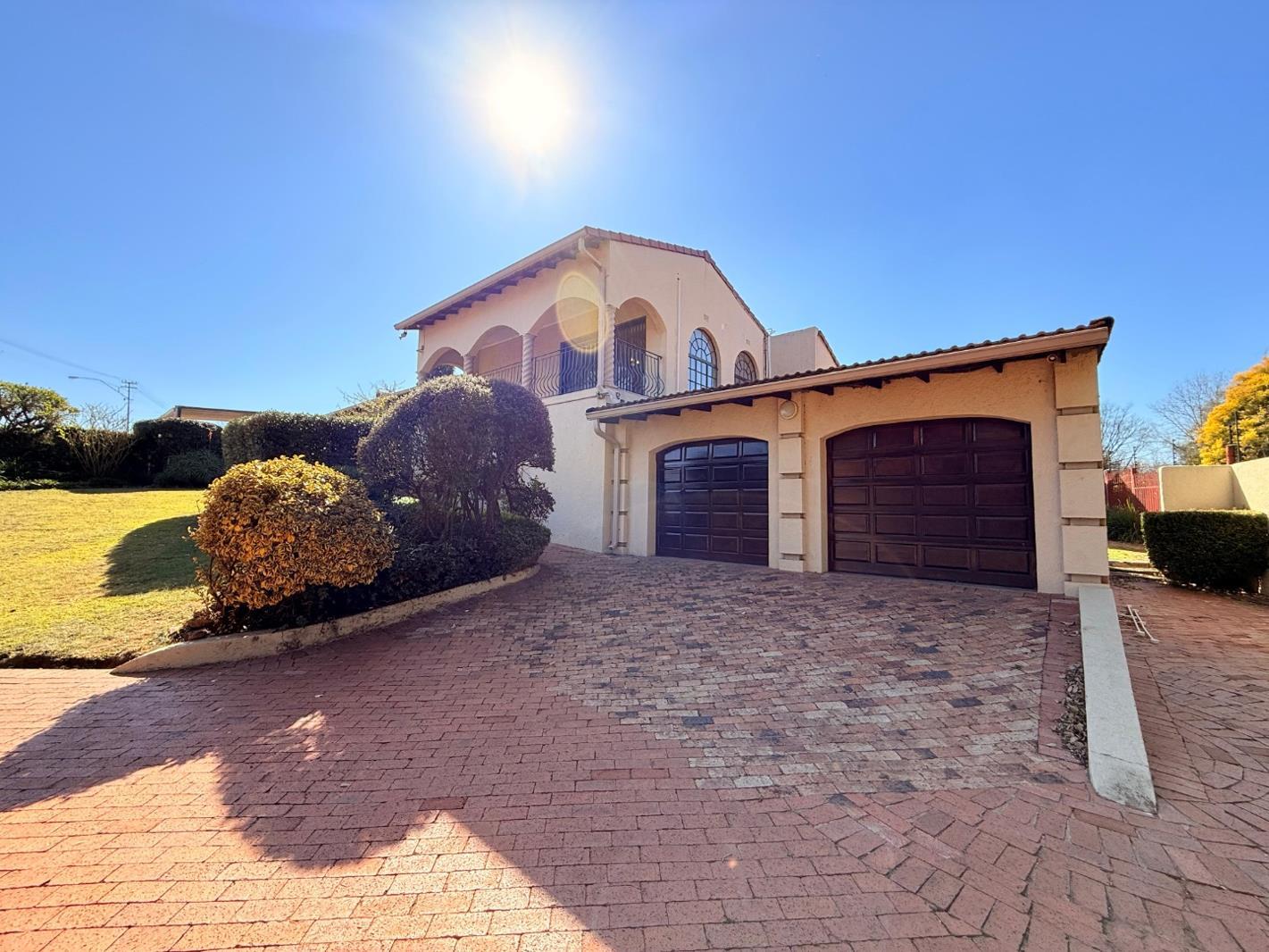 4 Bedroom House in Mondeor