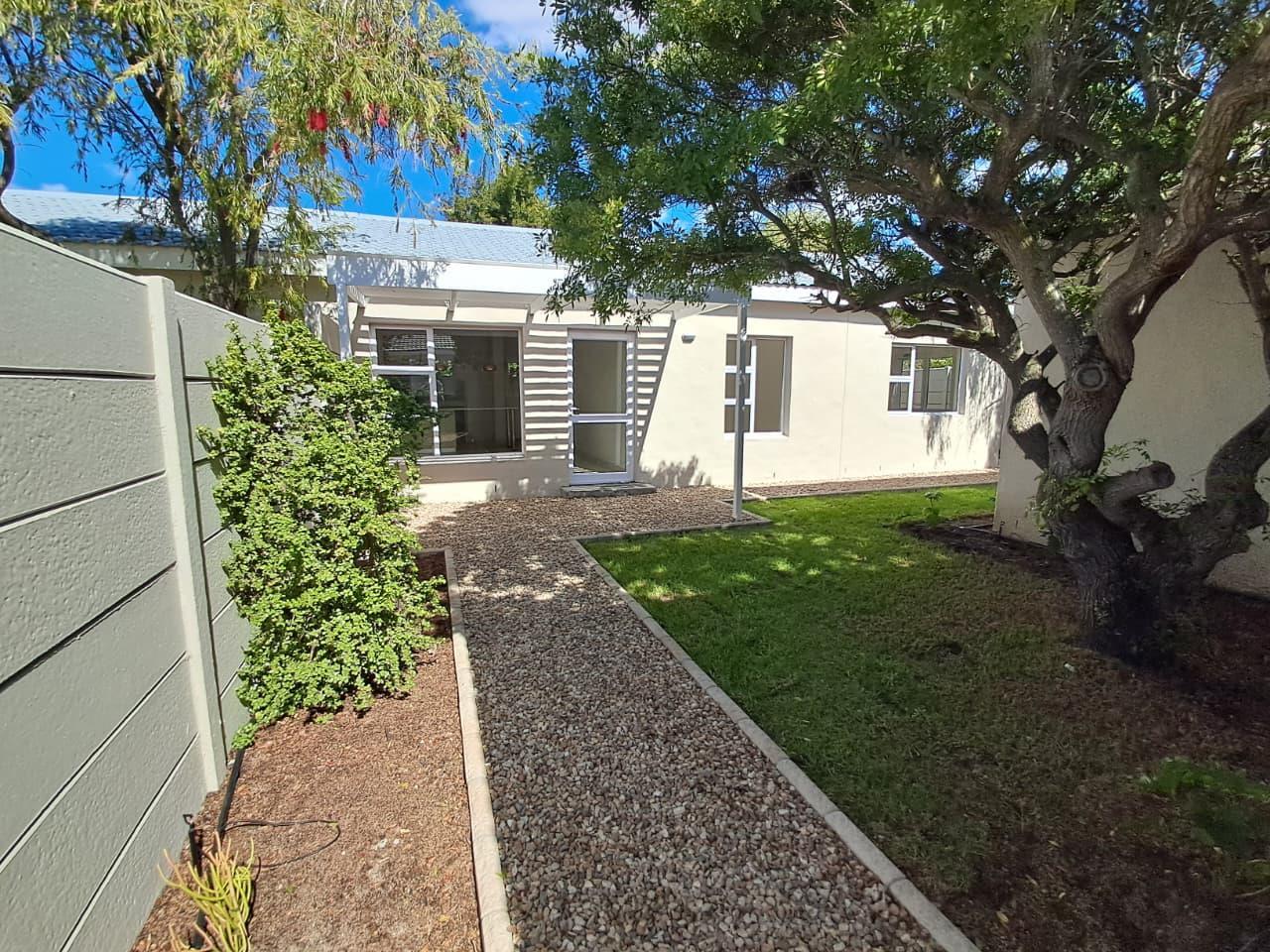 2 Bedroom House in Flamingo Vlei
