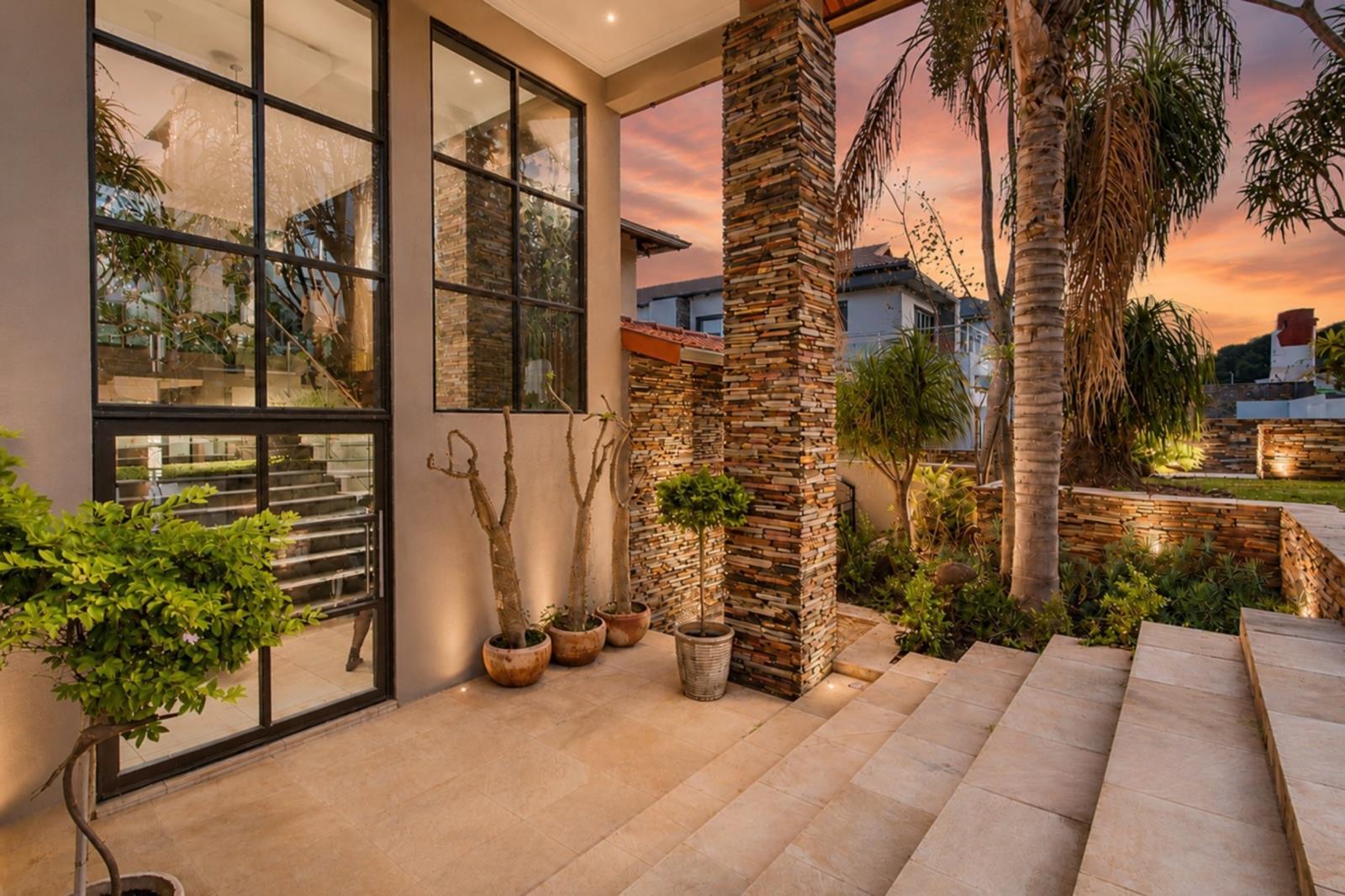 8 Bedroom House in Birdwood