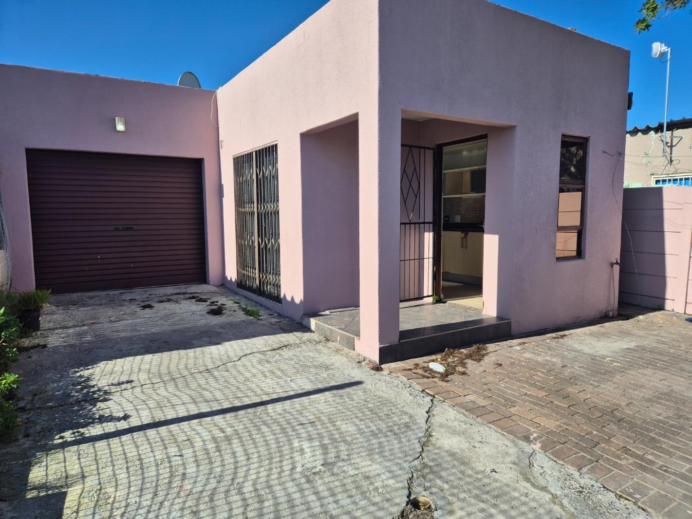 3 Bedroom House in Bosonia
