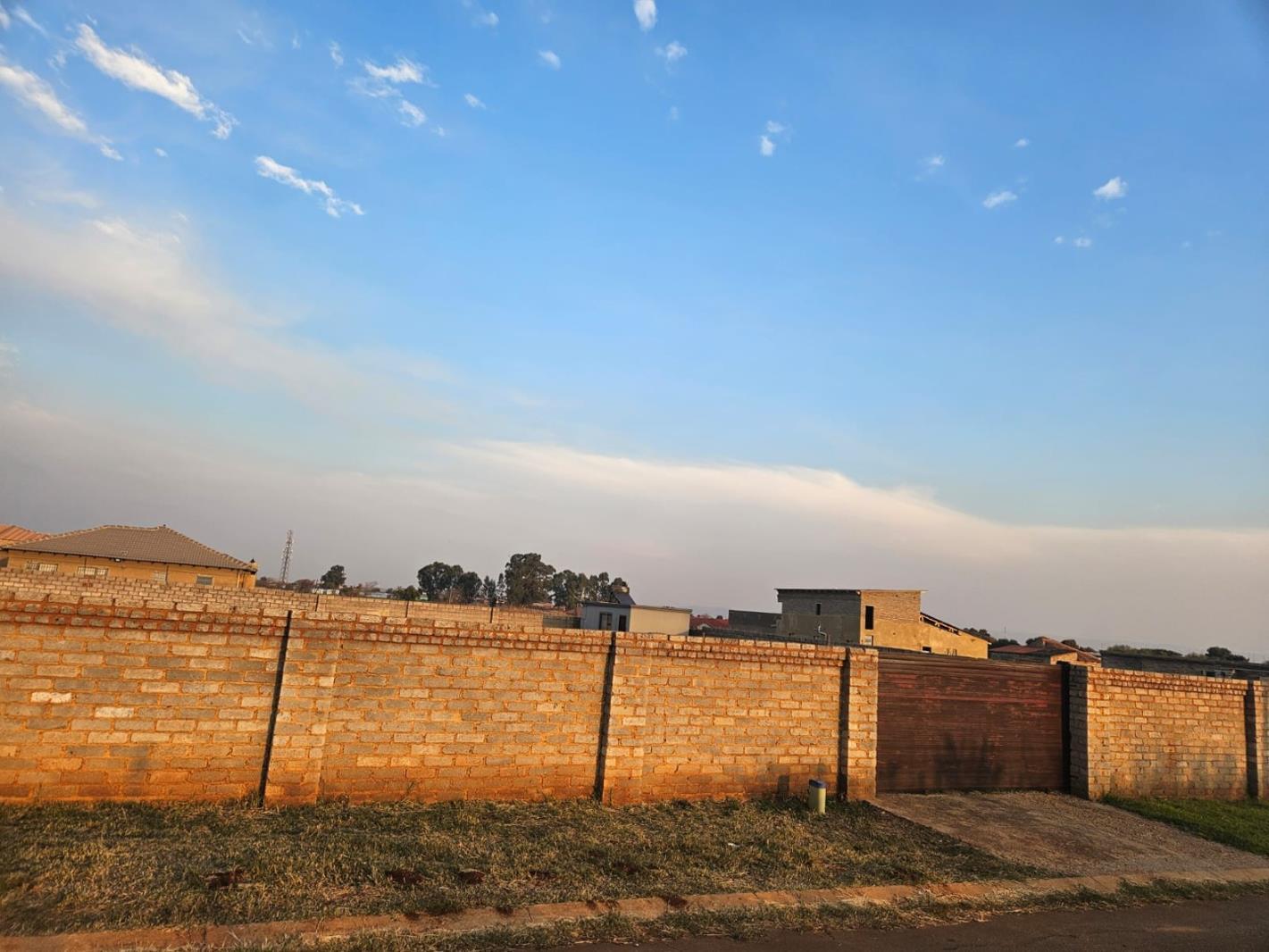 800 m² Land available in Villa Liza