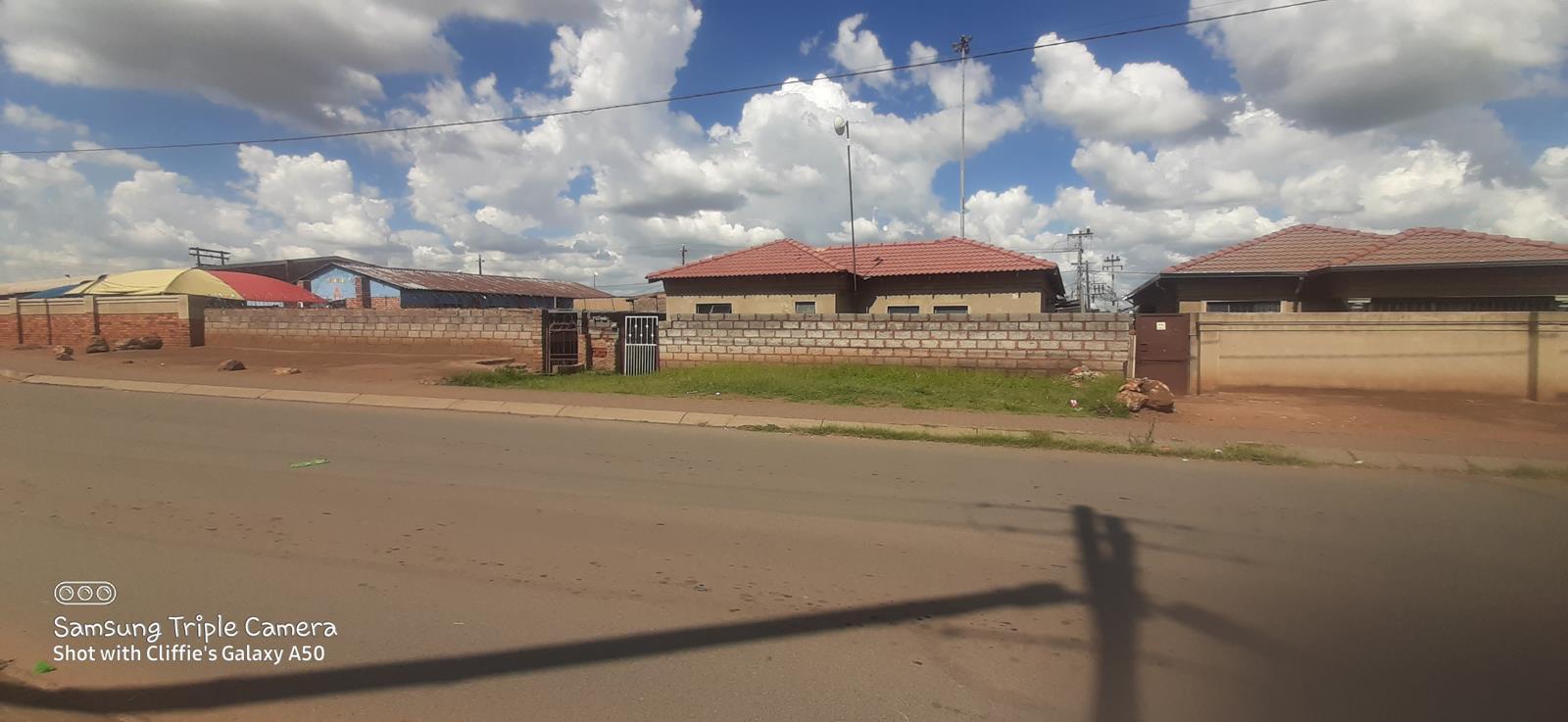 5 Bedroom House in Moleleki