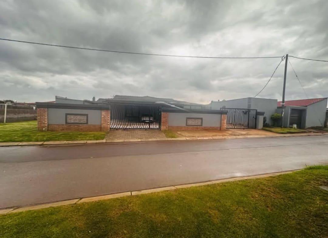 3 Bedroom House in Leondale