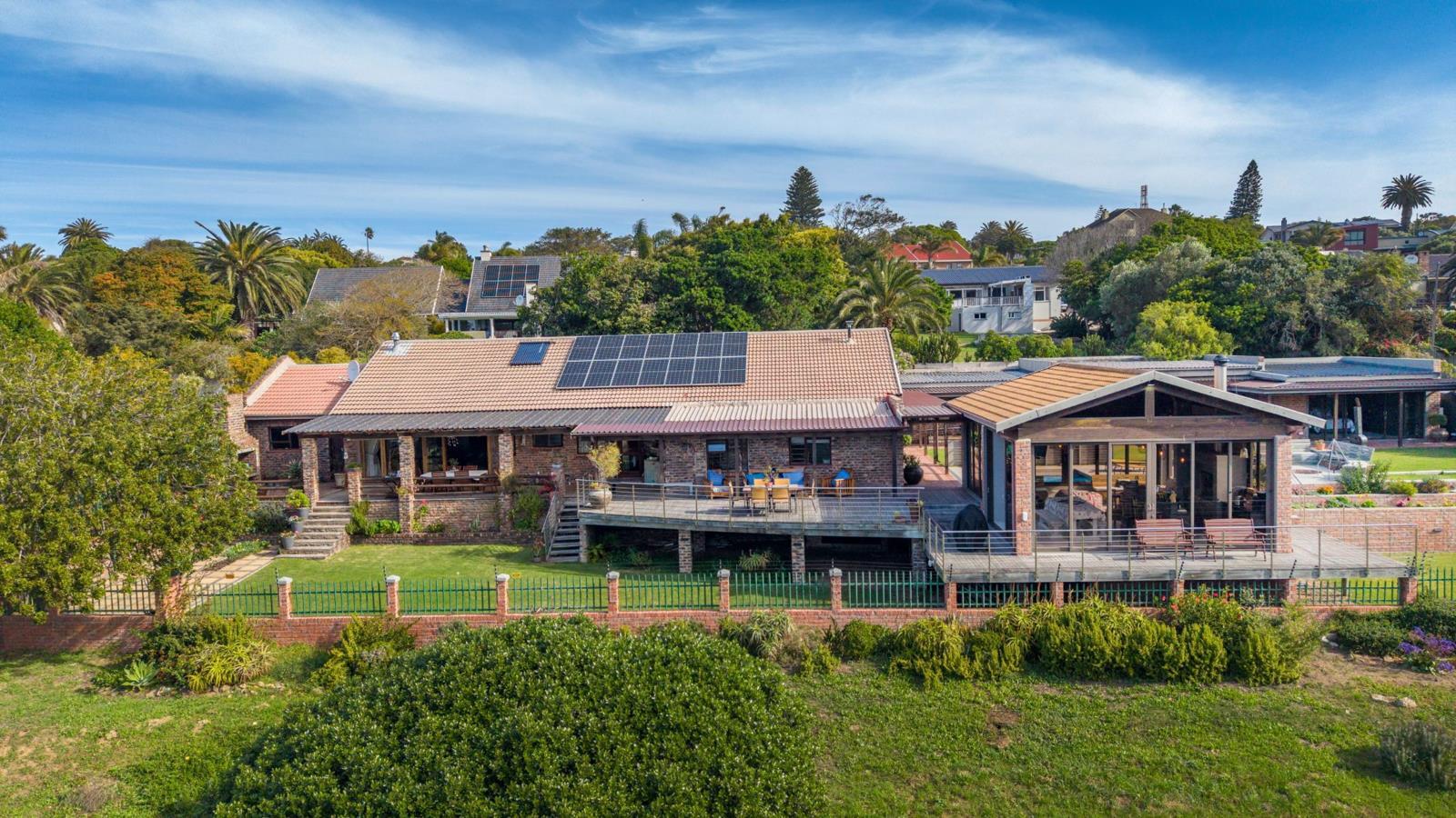 5 Bedroom House in Mossel Bay Central