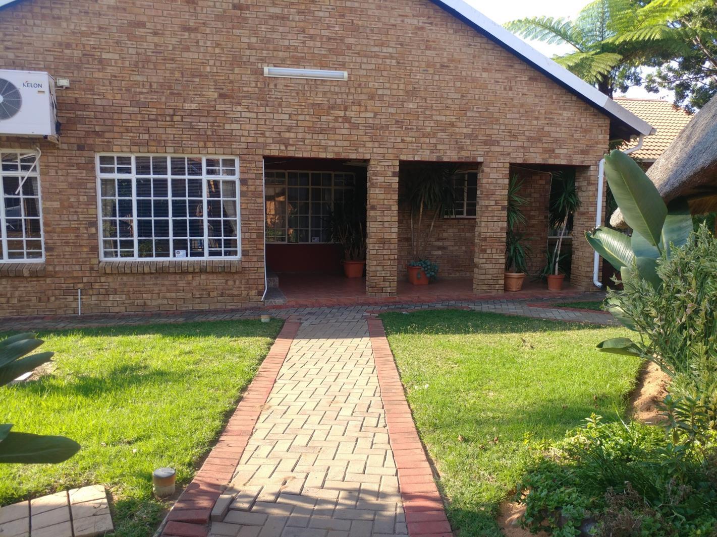 6 Bedroom House in Cashan