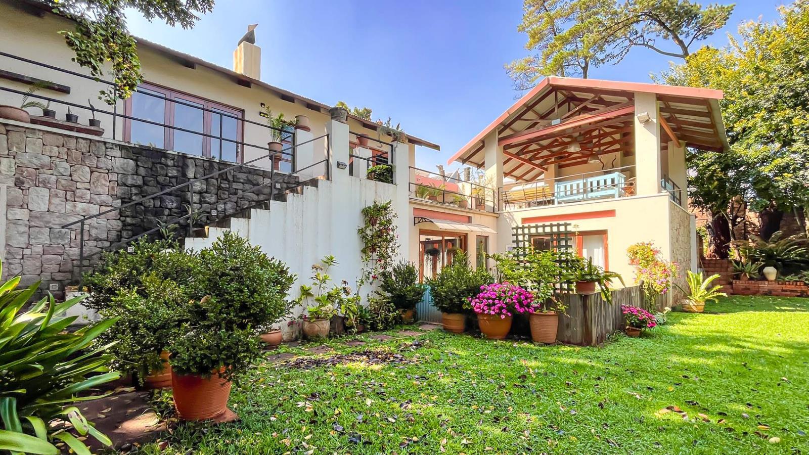 8 Bedroom House in Westcliff