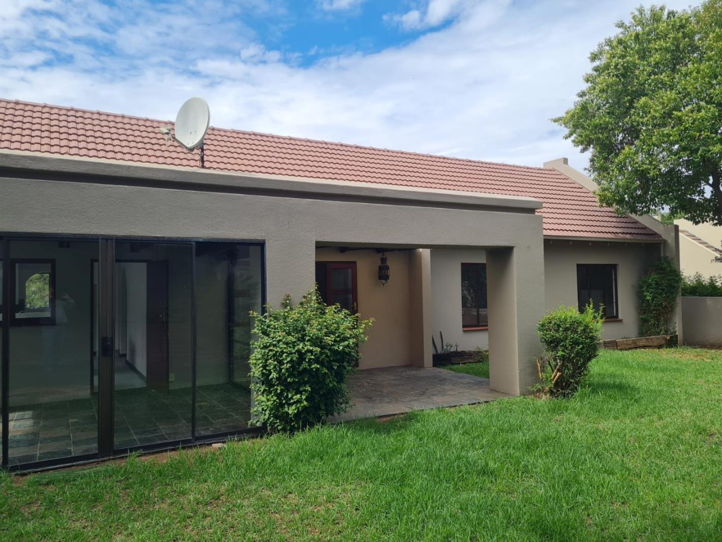 3 Bedroom Townhouse in Douglasdale