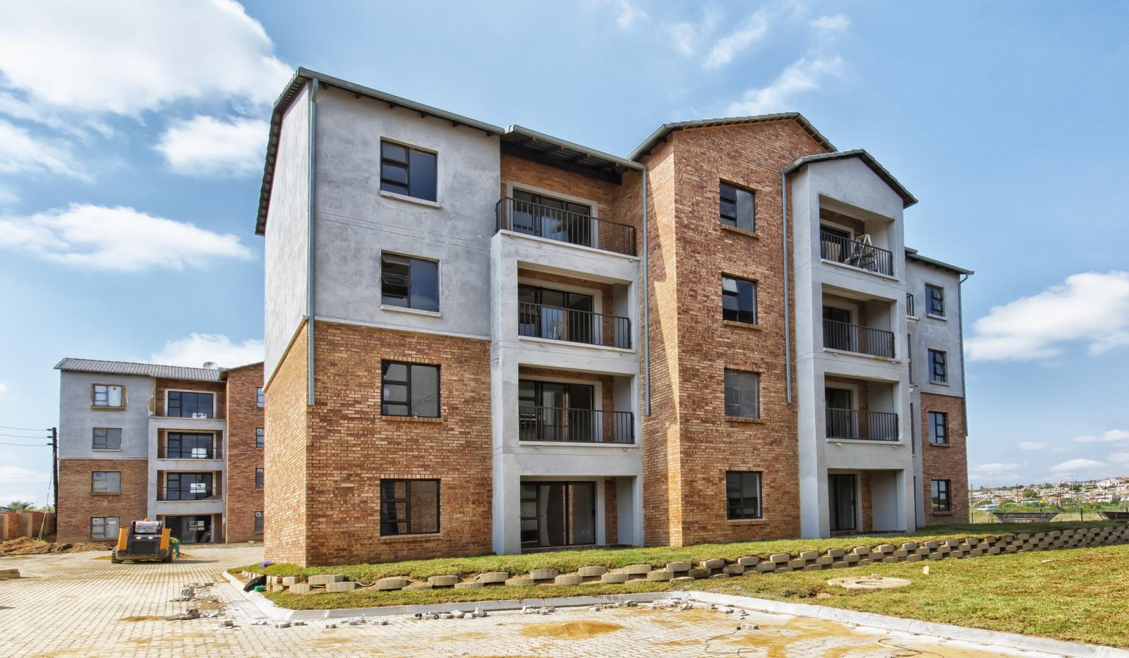2 Bedroom Apartment in Cosmo City