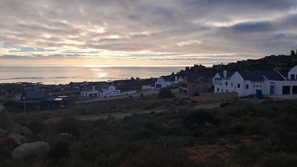 655 m² Land available in Da Gama Bay