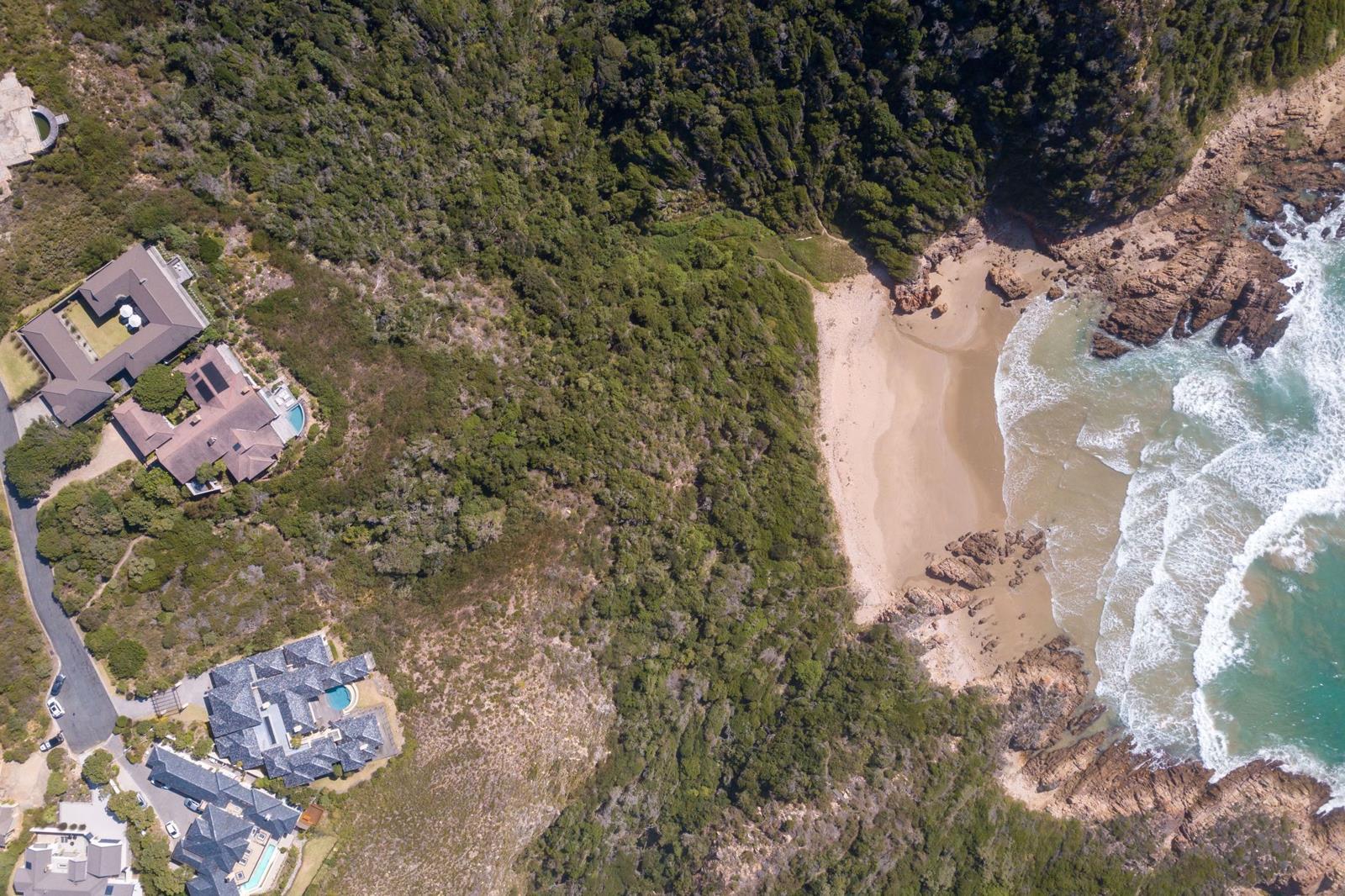 1 483 m² Land available in Pezula Golf Estate