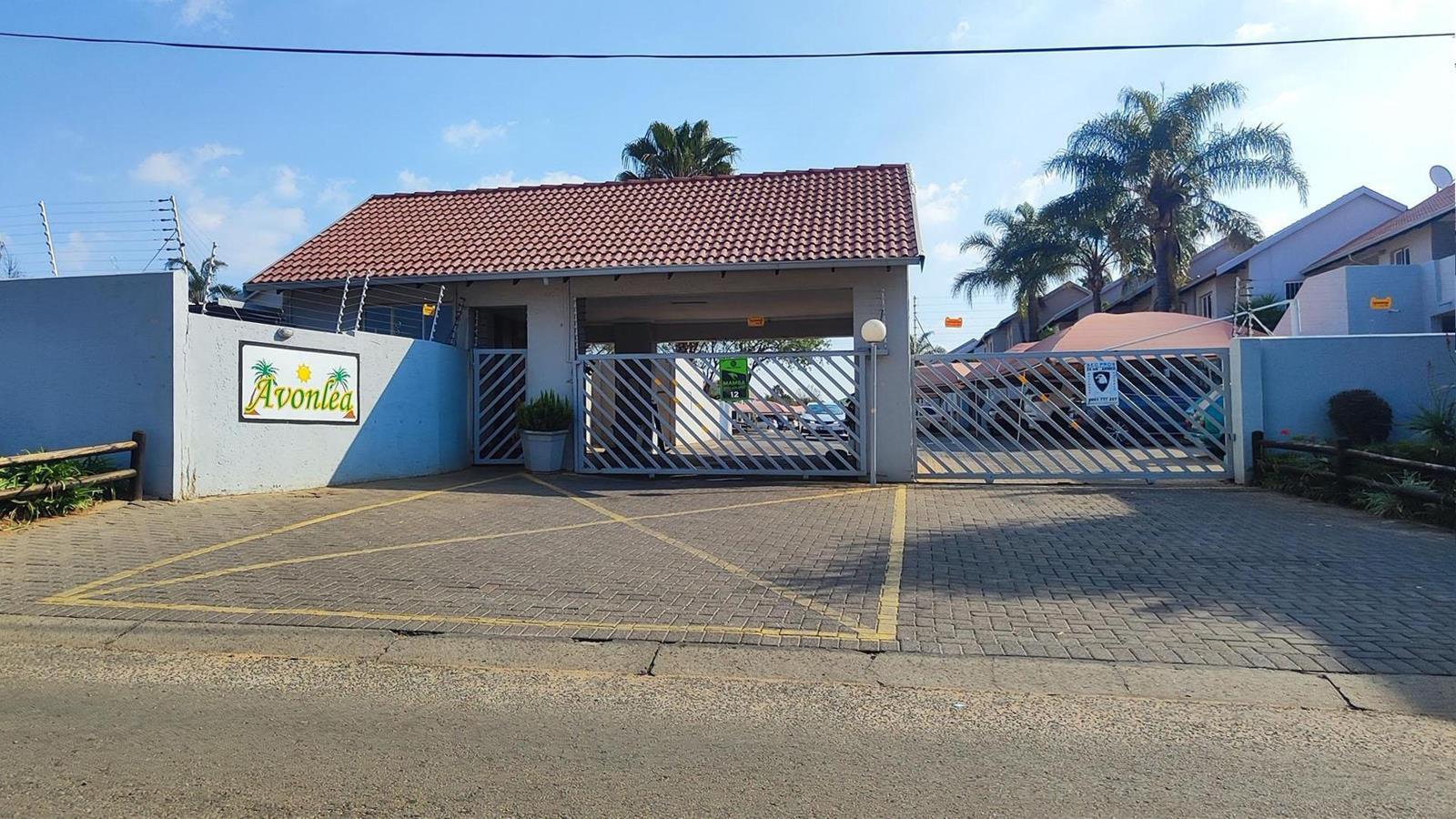 2 Bedroom Townhouse in Glen Marais
