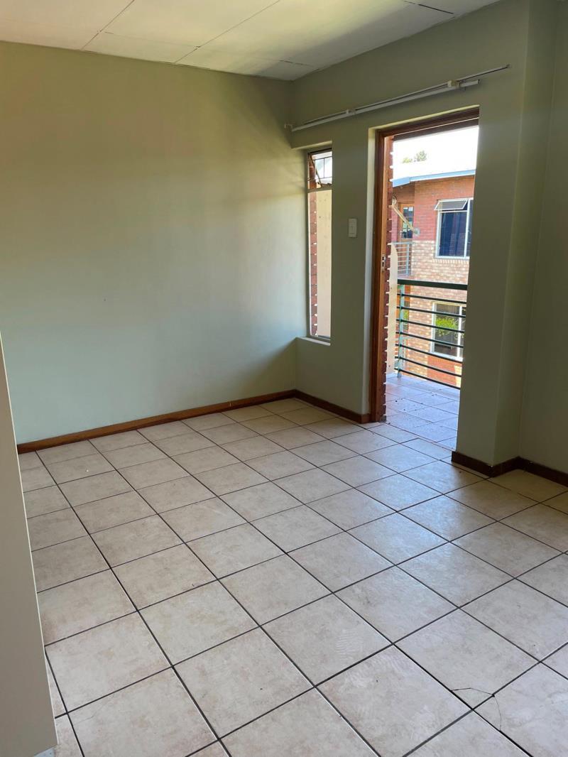 Bachelor apartment in Auckland Park