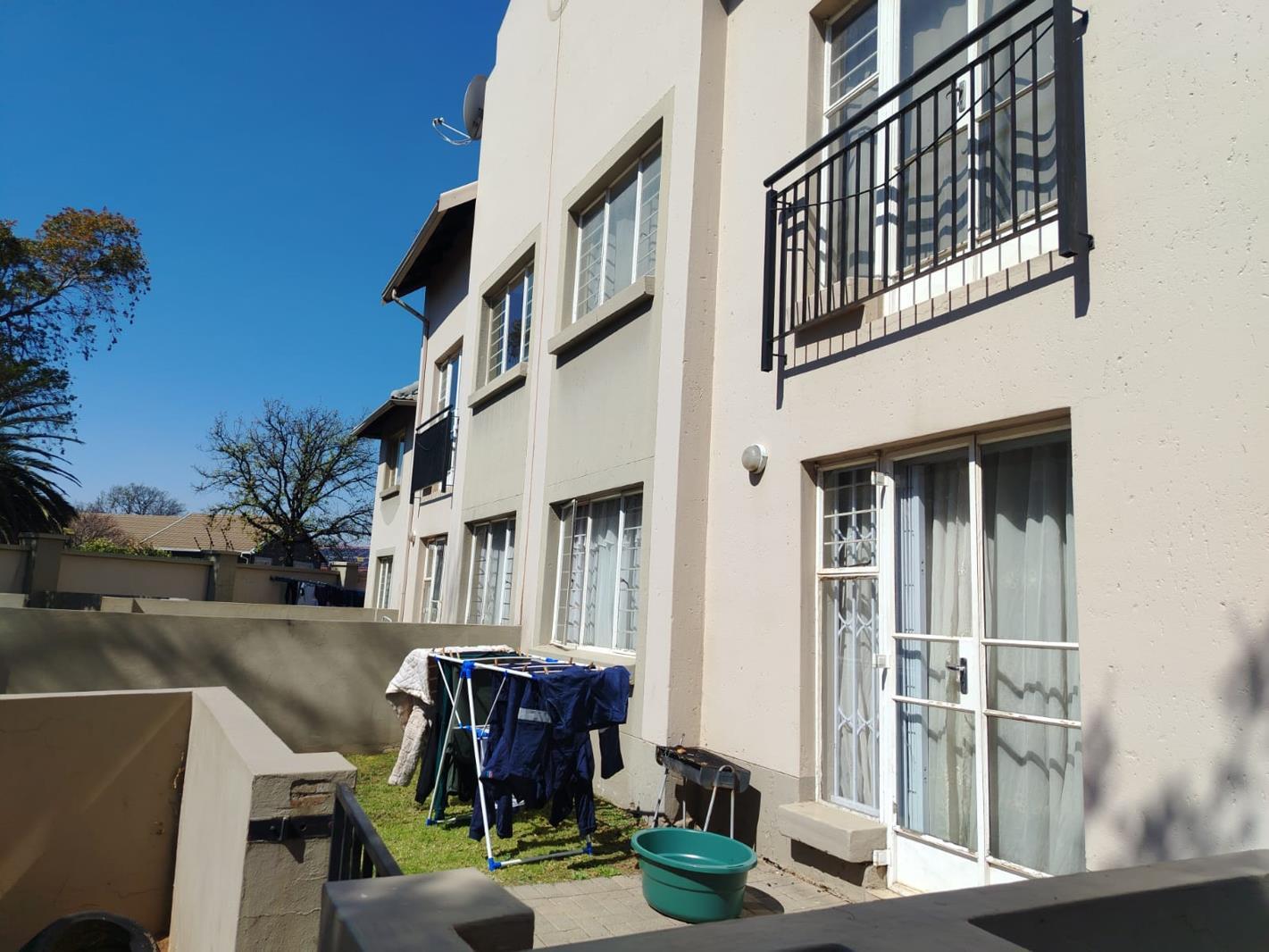 1 Bedroom Apartment in Klippoortjie